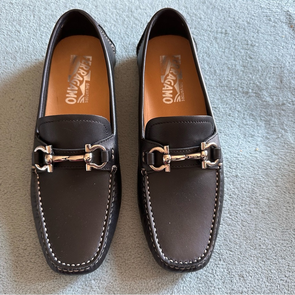 Salvatore Ferragamo Women’s Black Leather Driver / Loafers / Moccasins